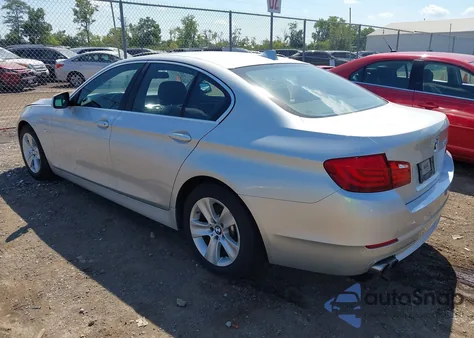 2011 BMW 528I из США, поврежденный, VIN WBAFR1C51BC260774